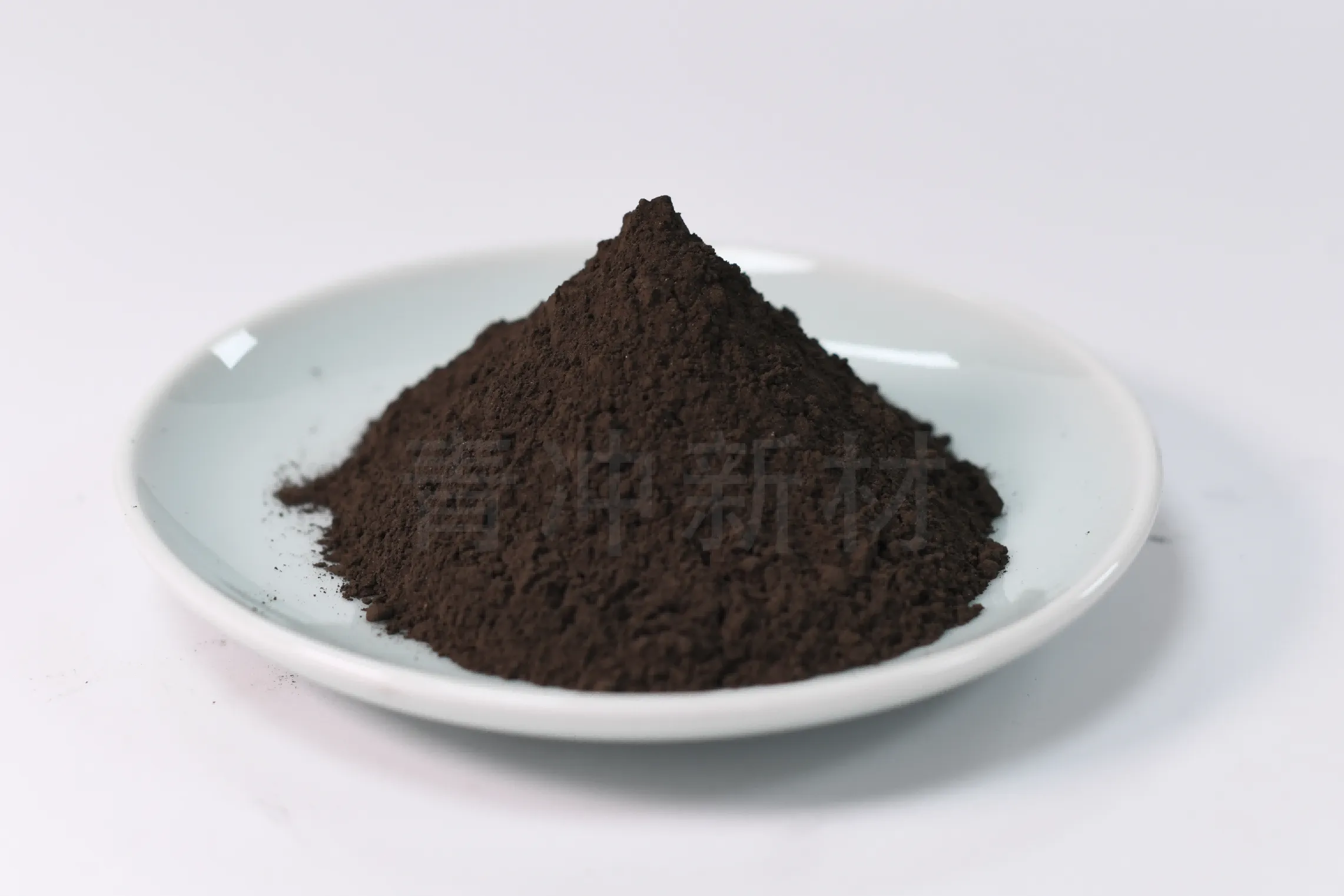أكسيد المنغنيز (MnO)3